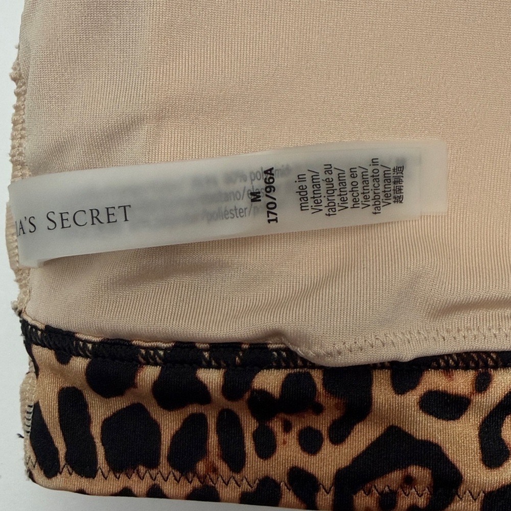 NWT Victoria’s Secret Bikini top - Picture 6 of 10